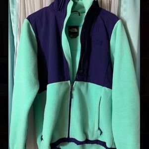 New without tags North Face Denali Jacket